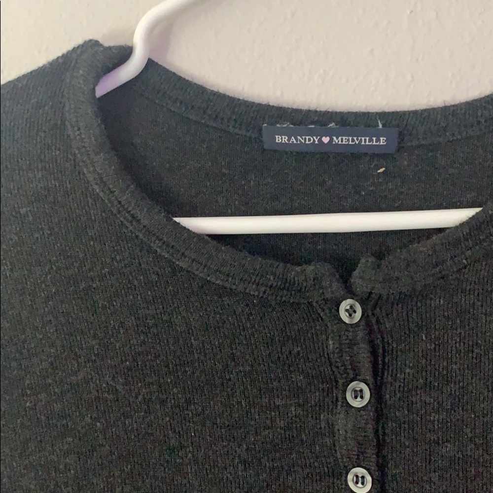 brandy melville long sleeve sweater
